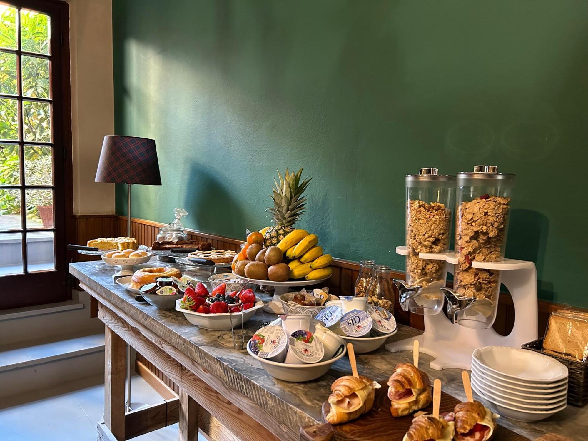Art Hotel Pietrasanta Luaran gambar