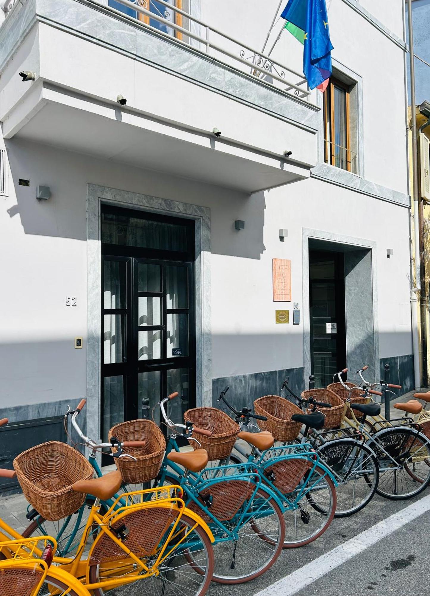 Art Hotel Pietrasanta Luaran gambar